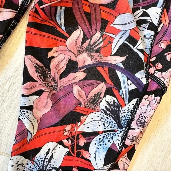 Lululemon Speed Up Crop 21” - Picture 7 of 10